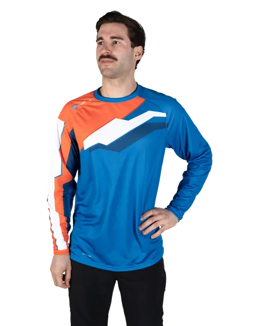 The model is 182 cm  and is wearing a size 6